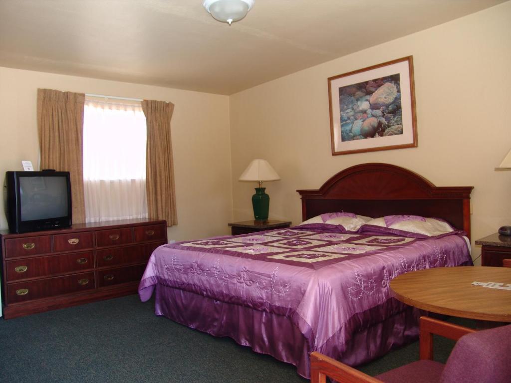 Springs Inn Colorado Springs Room photo